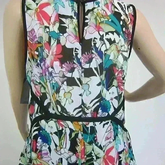Sleeveless Top Medium Blouse Black Lace Neck & Multicolor Floral Print Flowy NEW - Picture 9 of 16